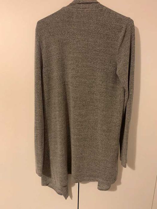 Lekki sweterek narzutka