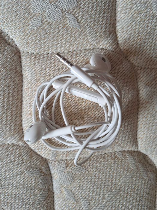 New Headphones – Various Models64739474644993122