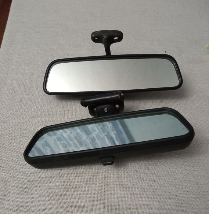 Дзеркало салону .