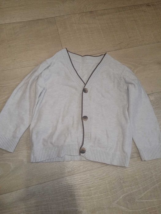 Светер дуже стильний. Для хлопчика.