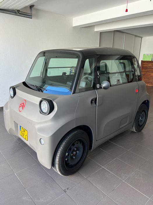 Citroën Ami cinzento cok tejadilho preto