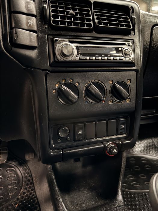 Seat ibiza 1.0 sxe muito bom .