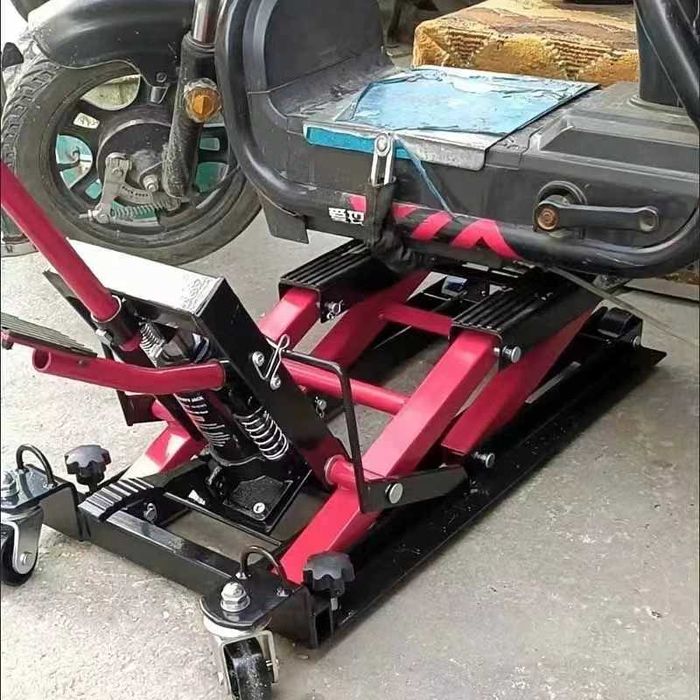 976 - Macaco carrinho Hidráulico para motos capacidade 700kg