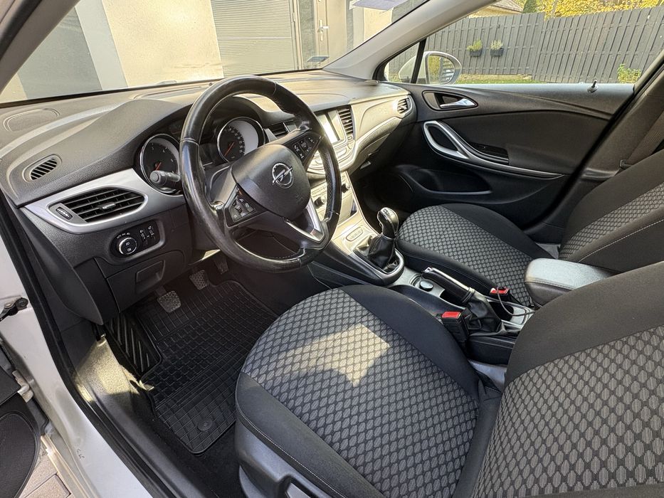 Opel Astra  1.6 CDTI