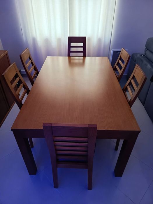 Mesa de jantar em cerejeira com 6 cadeiras