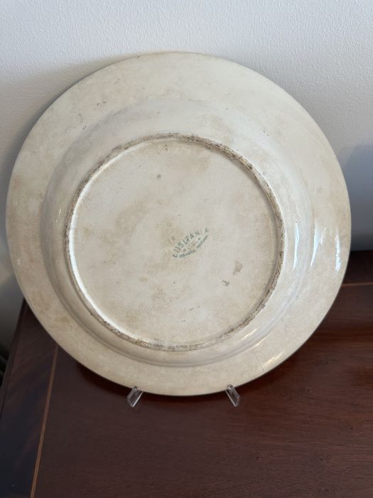 Prato grande em faiança -  Fábrica Lusitânia - Ø 28 cm
