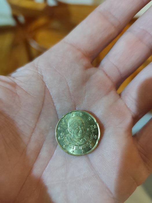 Moedas de 2 euros não circuladas/circulada e outrase outras s