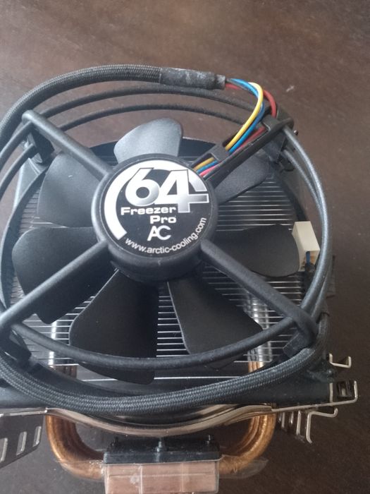 Кулер Arctic Freezer 64 Pro PWM