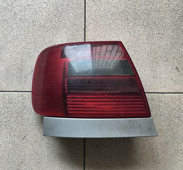 Farolim Esquerdo Audi A4