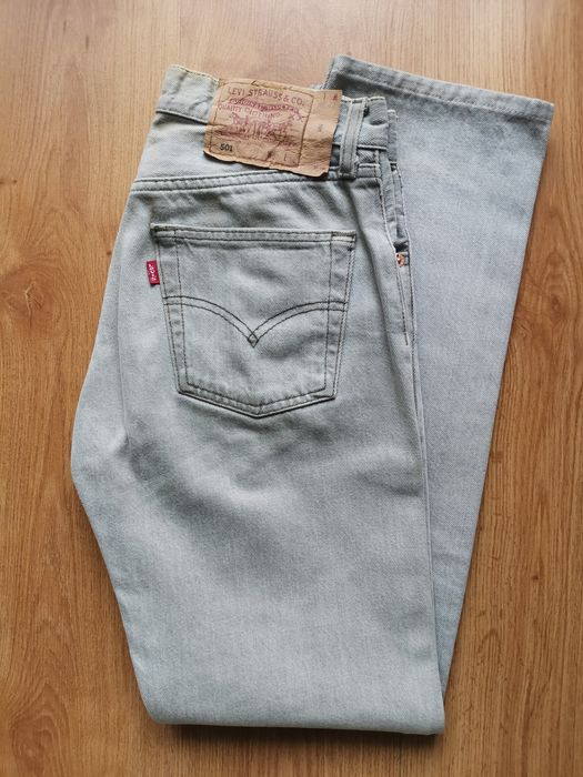 Calças Levi's modelo 501 T27