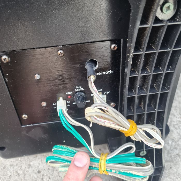 Głośnik samochodowy subwoofer Bluetooth prostokatny Niedźwiada • OLX.pl