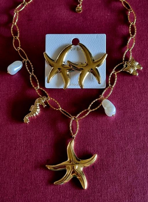 Conjunto dourado (colar e brincos), em aço, da estrela do mar