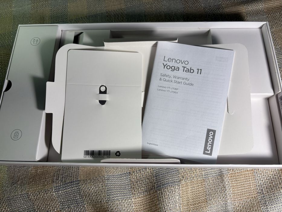 Tablet Lenovo Yoga Tab 11 w bardzo dobrym stanie.