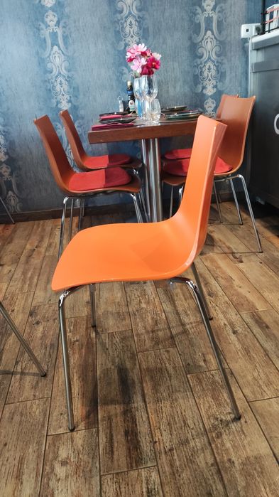 Cadeiras para restaurante ou sala de conferências