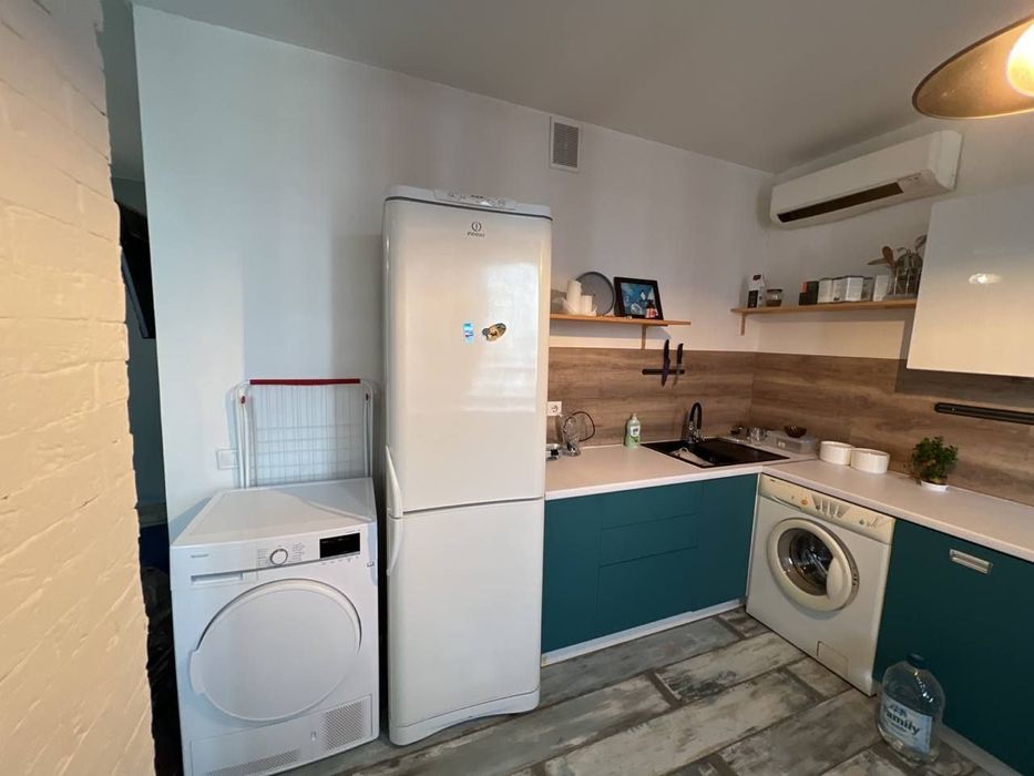 Квартира с ремонтом . Продажа