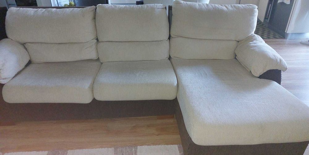 Sofá com chaise longue