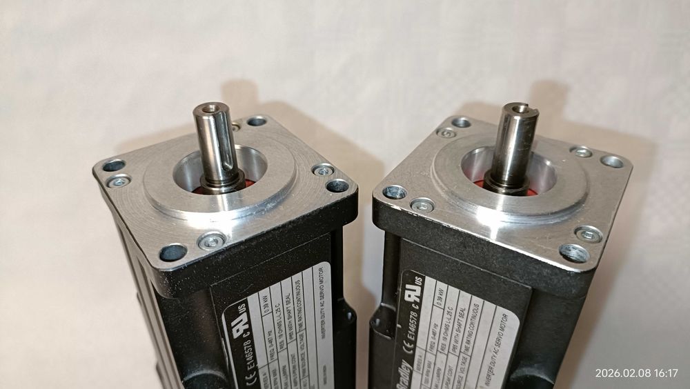 2x serwomotor Allen-Bradley MPL-B1530U-VJ44AA - jak nowe