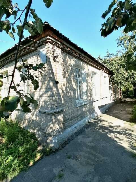 Будинок з усіма зручностями на Основі!