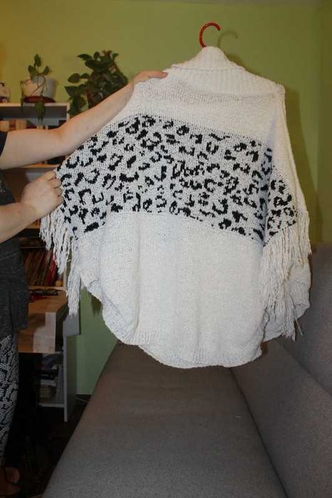 Ponczo damskie z golfem