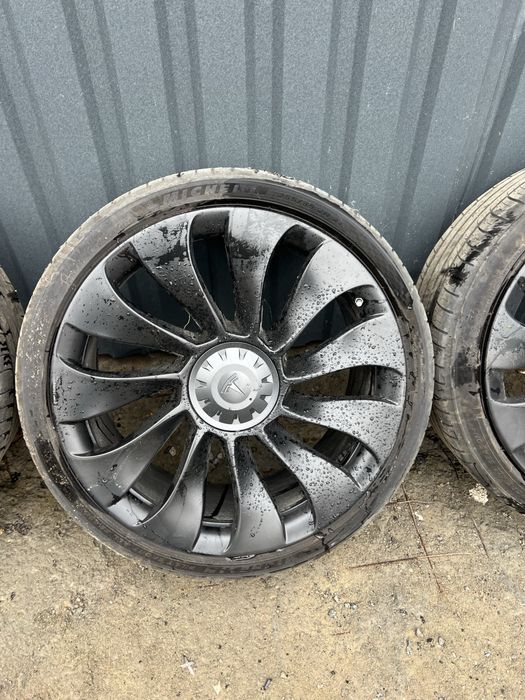 диски задні tesla Y R21 perfomance