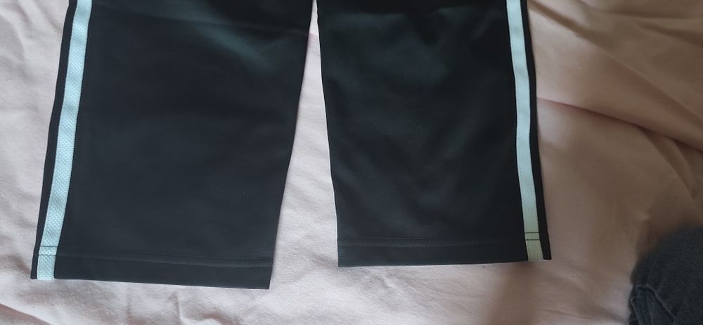 Spodnie dresowe dziecięce r 140 (S)