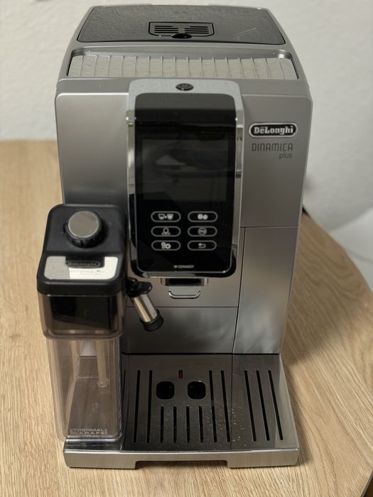 Кавомашина Delonghi Dinamica Plus(3273 )чашок