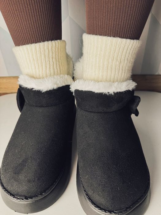 Уги жіночі чорні ( зима )