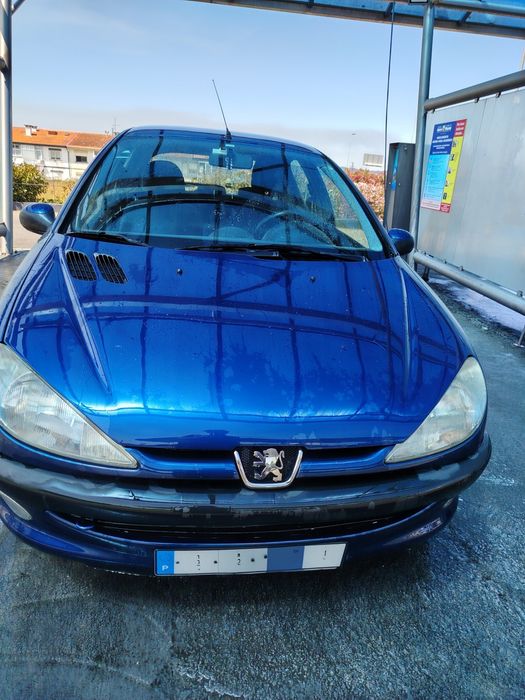 Peugeot 206 muito bem estimado
