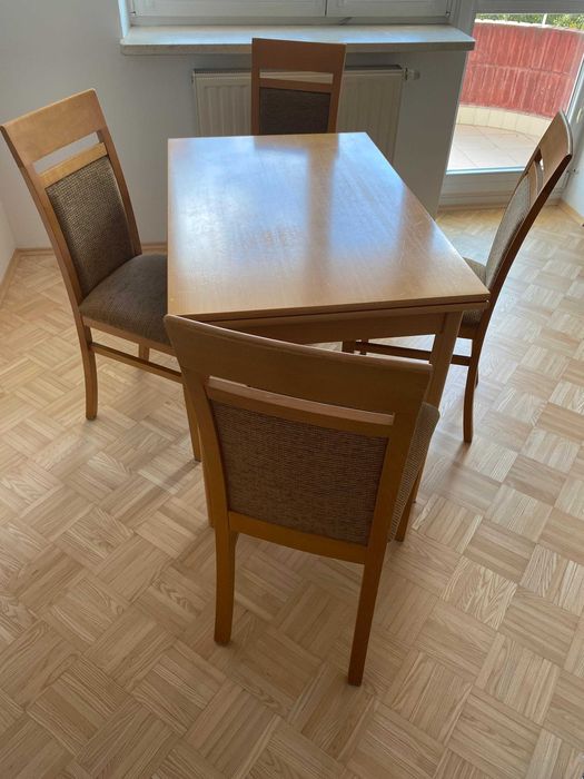 Stół i 4 krzesła