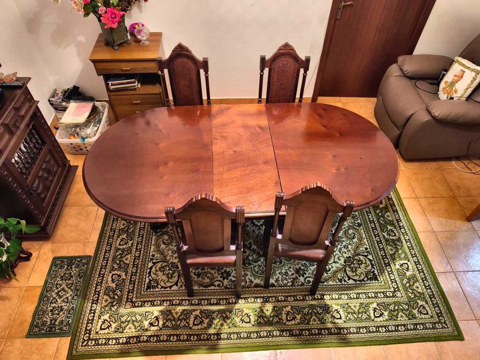 Sala de Jantar Completa em Madeira Maciça – Oportunidade!