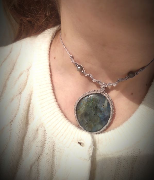 Naszyjnik szary labradoryt sznurek