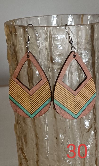 Brincos novos diversos