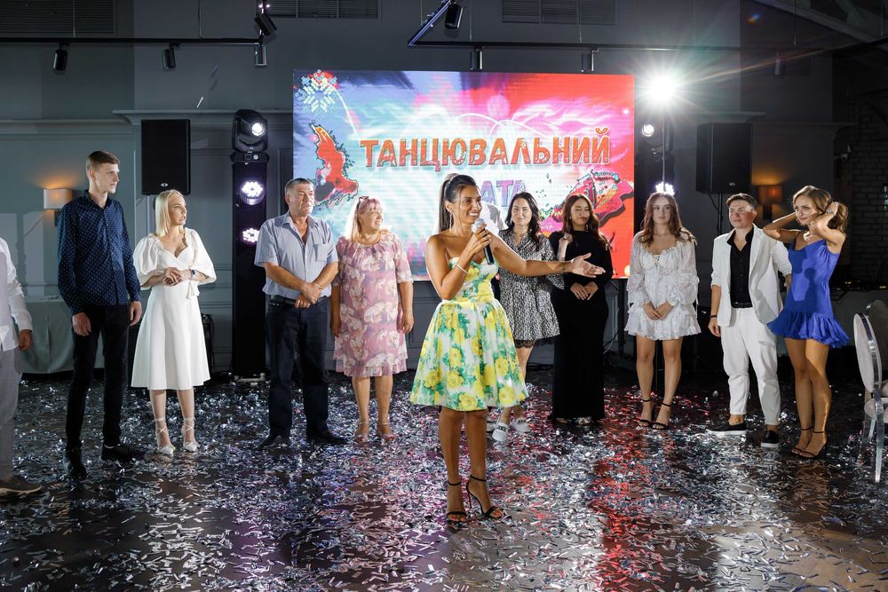 Музиканти,тамада,діджей,ведуча+жива музика на весілля