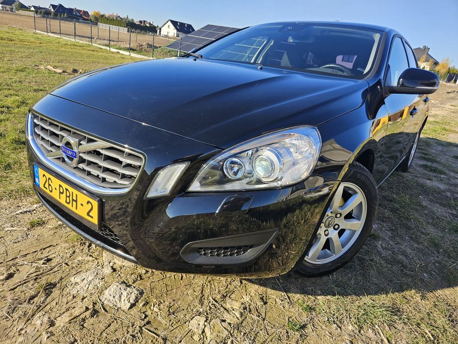 Volvo V60 T4 1.6TB_180ps_Klimatronik_Parktronik_Xenon_Zadbany_Polecam
