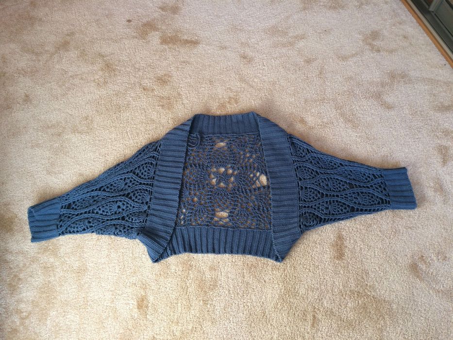 Ażurowa narzutka swterek