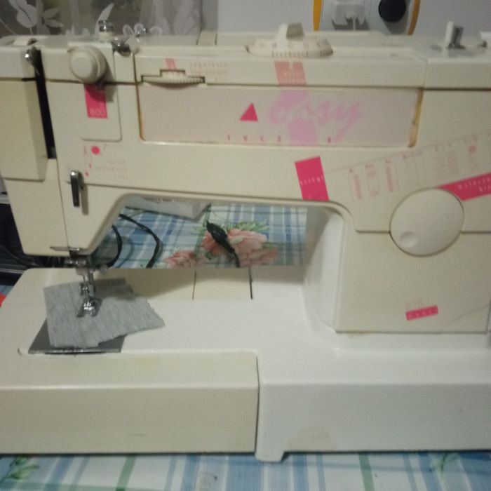 Швейна машинка Лучнік