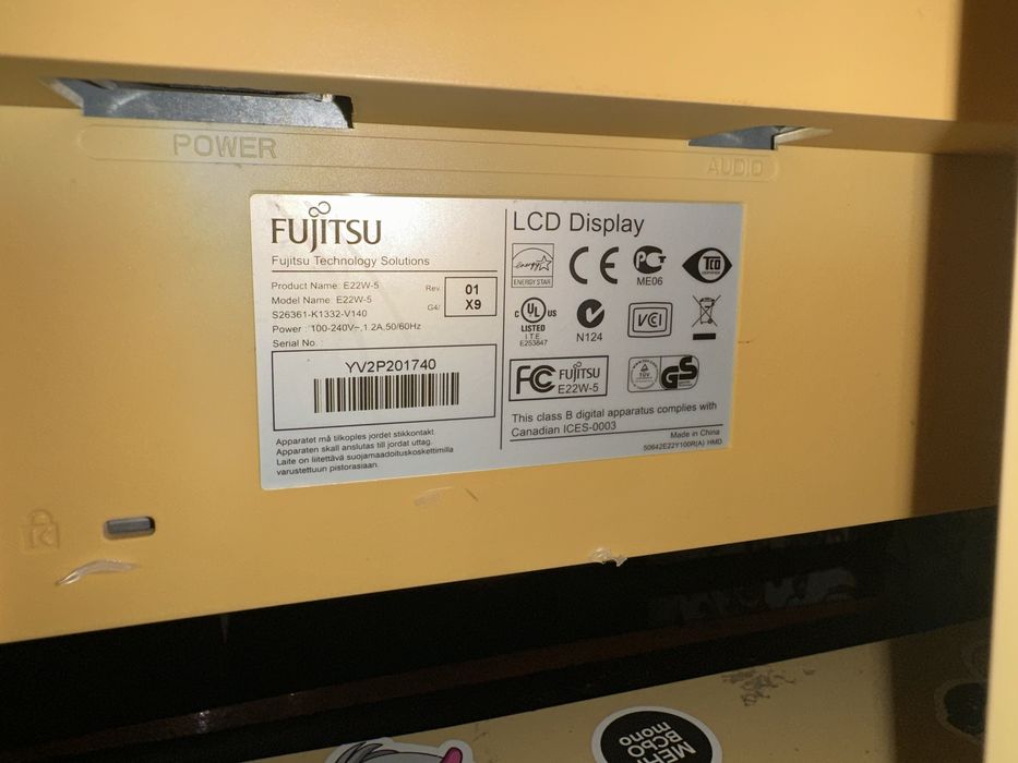 Монитор Fujitsu