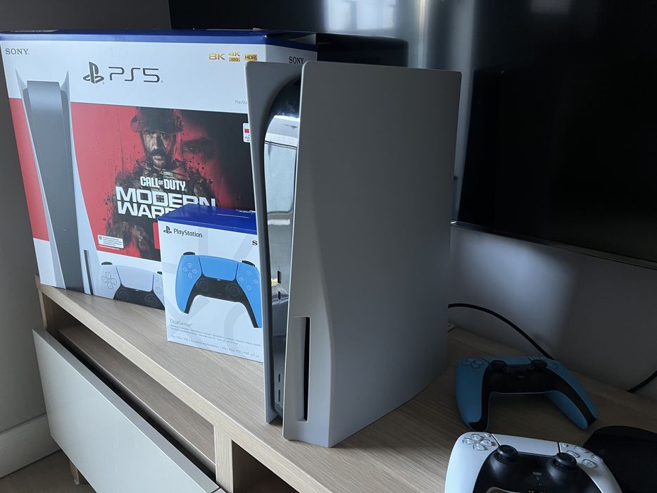Konsola Sony PlayStation 5 z Napędem Blu-Ray 4K UHD 825gb dwa pady