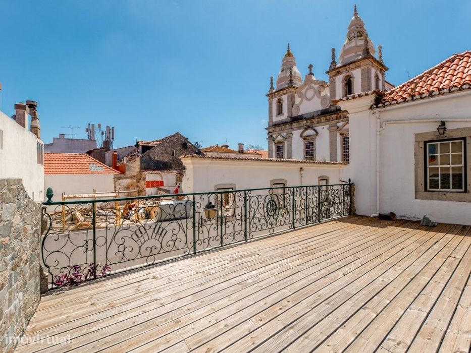 Casa senhorial com jardim privativo, para recuperar, com projecto a...