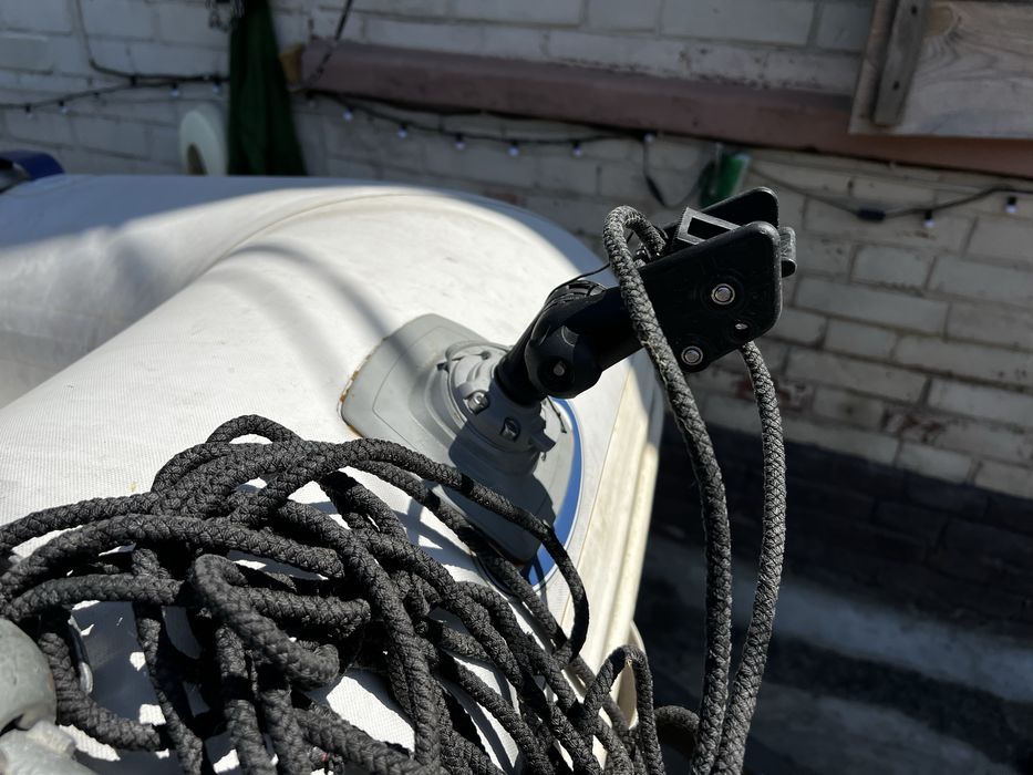 Лодка моторная RIB с мотором и лафетом катер човен