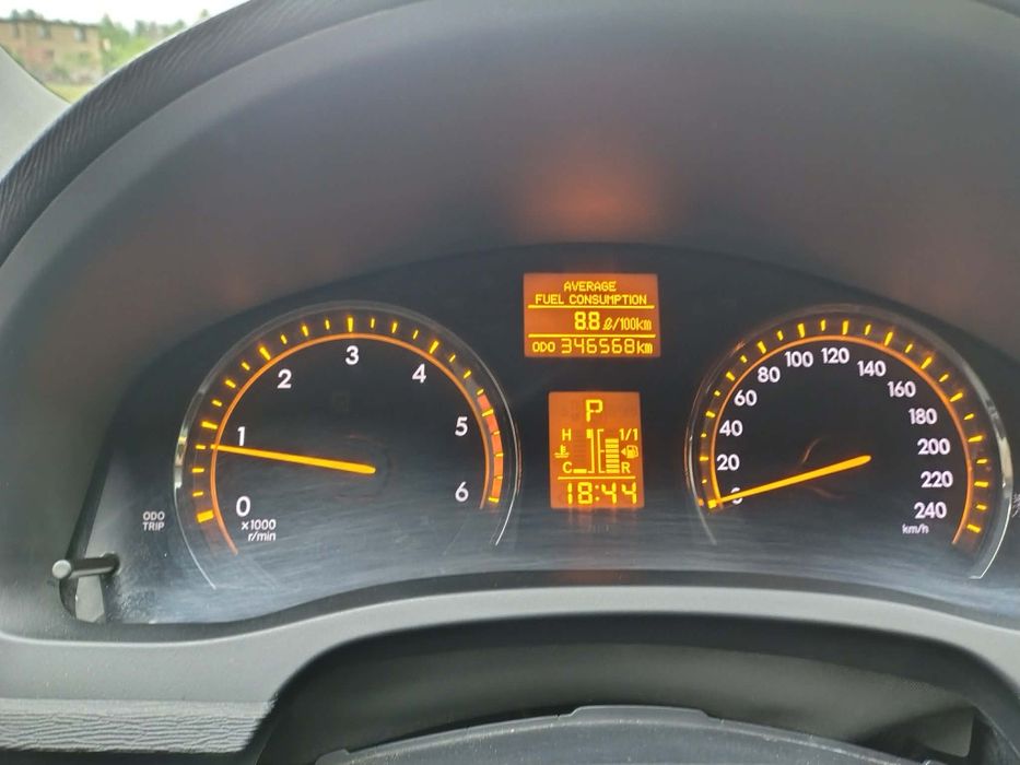 Sprzedam Toyote Avensis