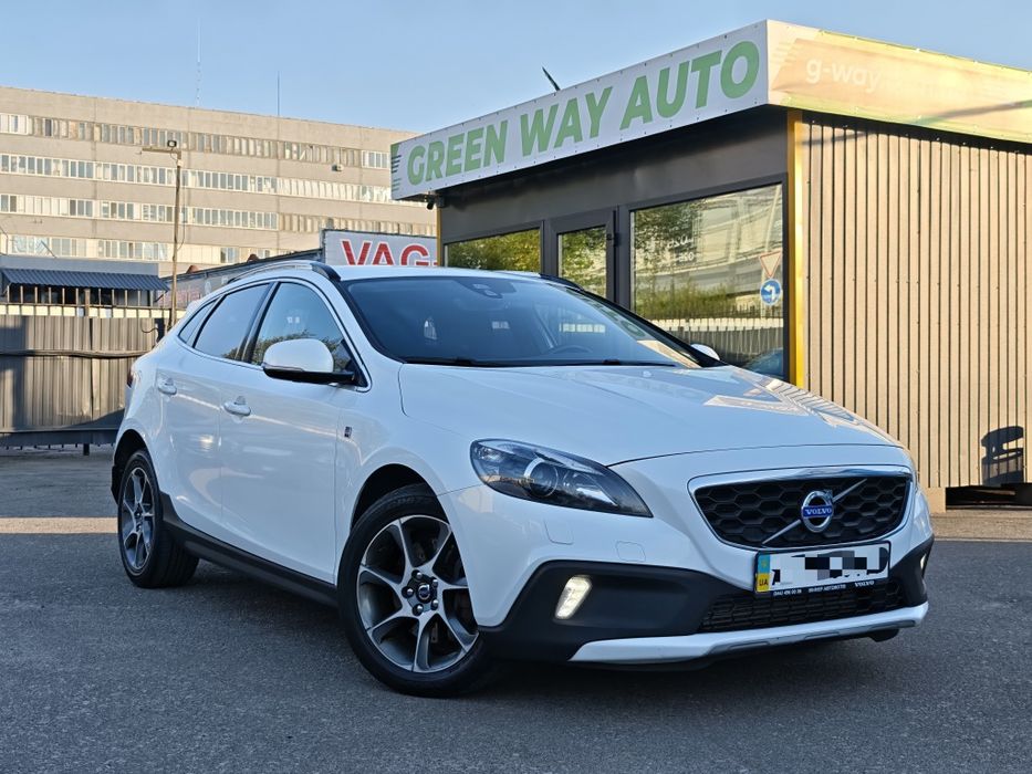 Volvo V40  2.0 T4 бензин Cross Country AWD Ocean Race Facelift 2016 ВІДЕО