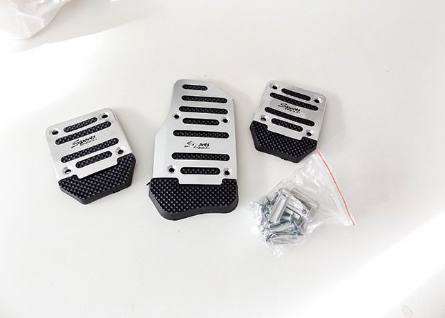 Capas pedais BMW e outras marcas antiderrapantes