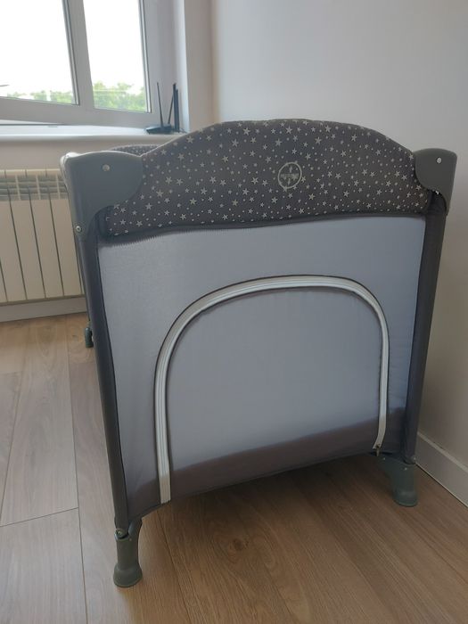 Łóżeczko turystyczne/kojec/ 2 poziomy z przewijakiem, daszkiem,materac