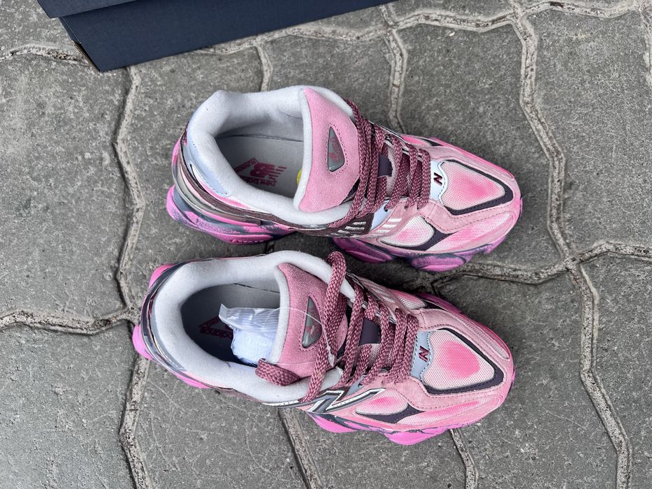 Кросівки жіночі New Balance 9060  Custom Pink/ Rosewood Pink Distressed .