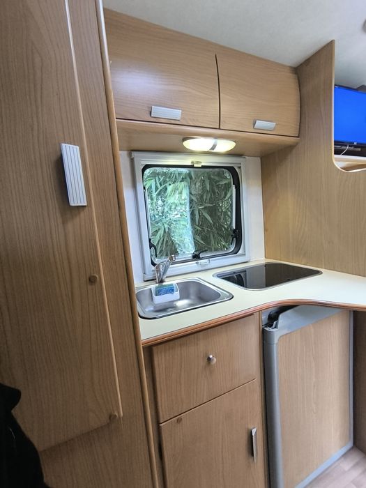 Autocaravana Ford 140cv 2010 57.000km garagem para moto