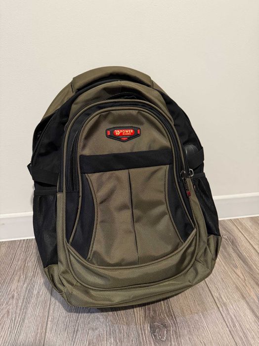 Рюкзак для ноутбука / 4 відділення / відмінний стан