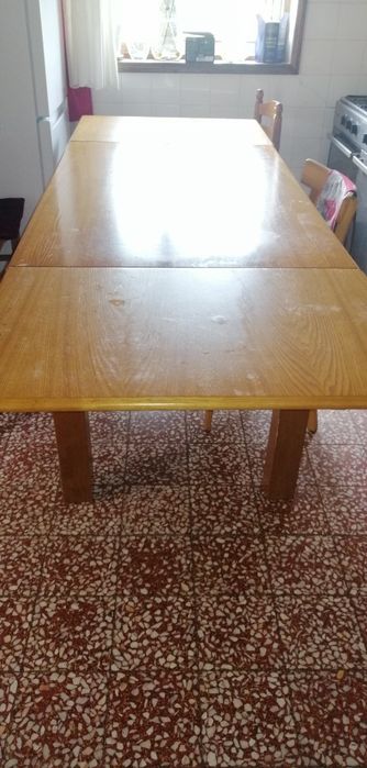Mesa com 5 bancos urgente