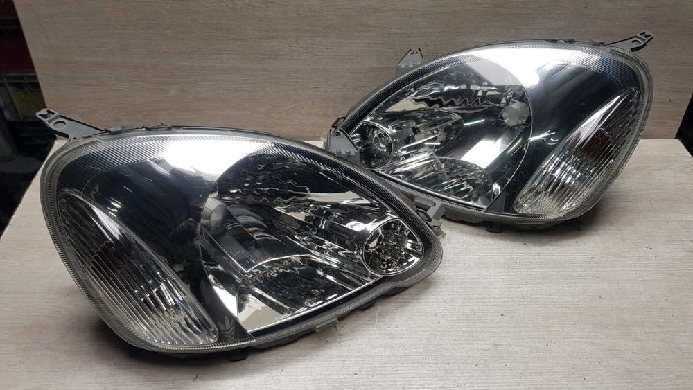 Фара Toyota Yaris 2003-2006p. Рестайл (VALEO)