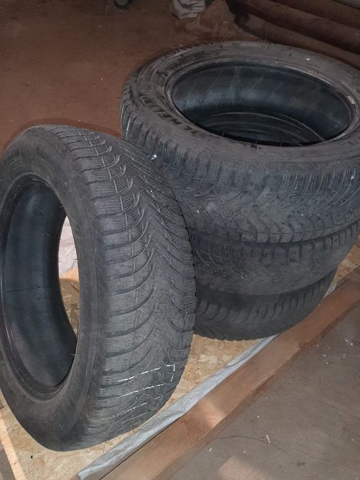 Продам гуму MICHELIN Alpin зима R17 215 60 4шт.